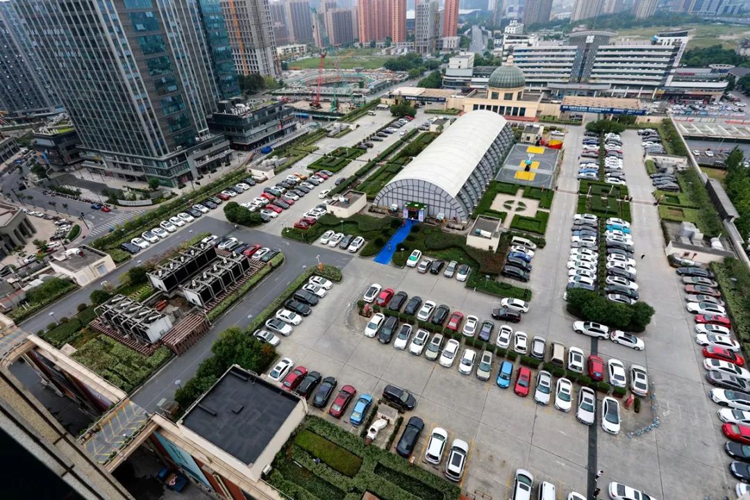 城北3d魔幻停车场又红了一把24h开放30min内免费停车