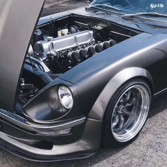 宽体日产240z