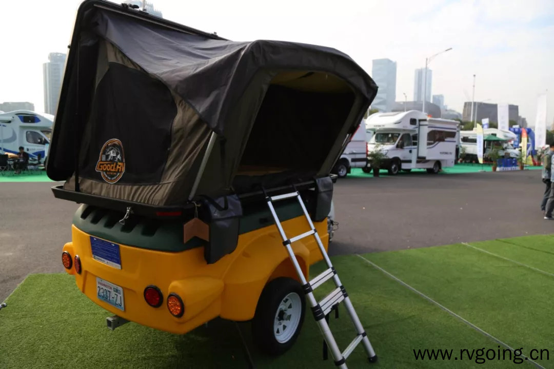 固特南京车展首发迷你小拖挂im in 奔驰smart即可牵引纵享双人户外