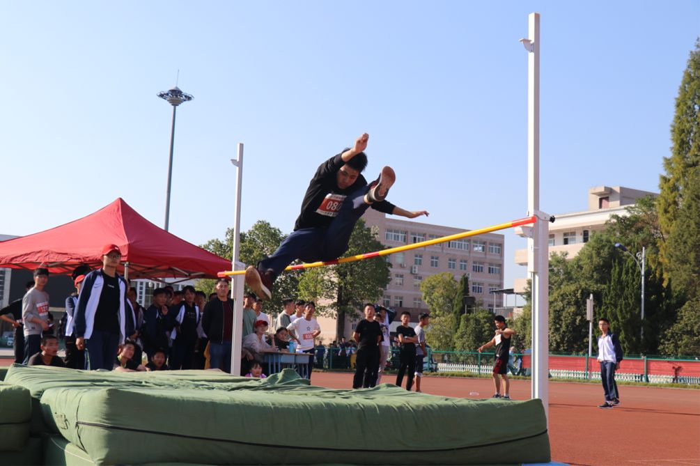扬体育精神展青春风采毛坦厂中学成功举办2019年秋季运动会