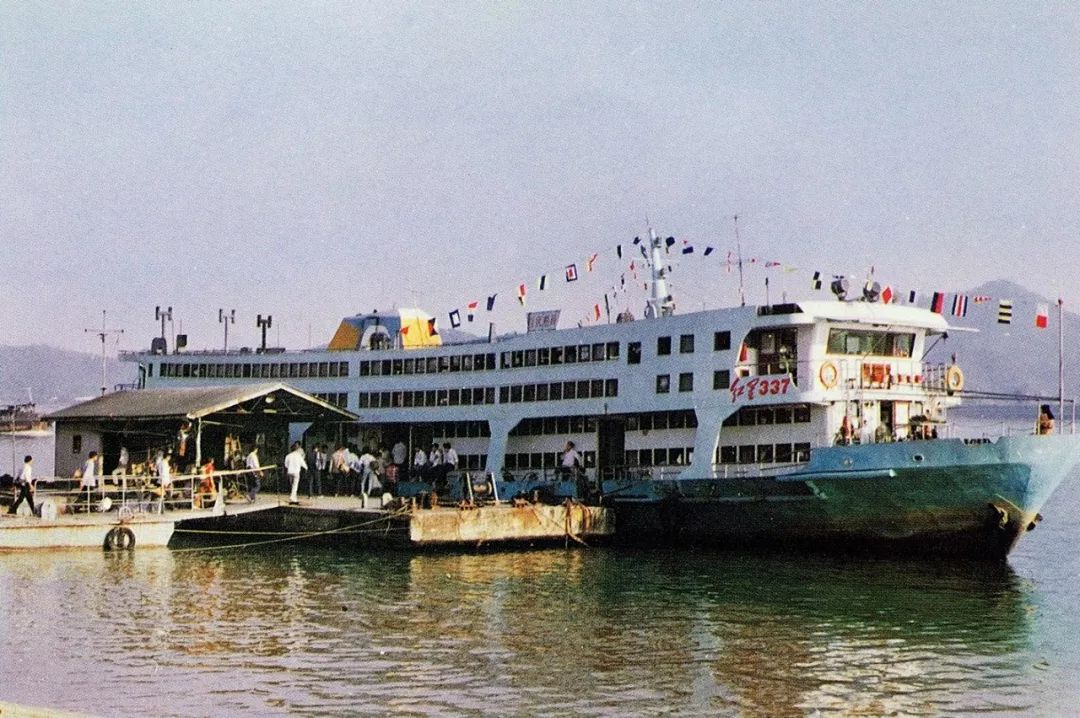 70年广东交通日日新肇庆从靠双脚到抬脚上车交通巨变让出门更方便