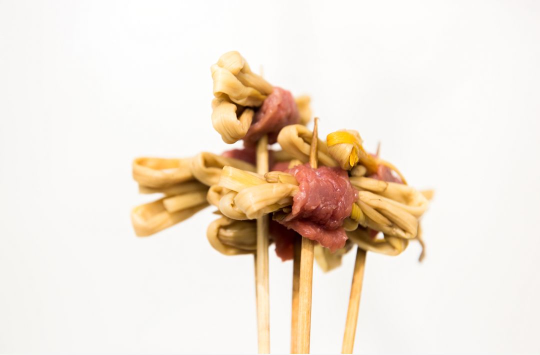 黄花菜牛肉新近增加了:泡椒,玫瑰,菠萝味的牛肉串串吃过后,牛肉串串是