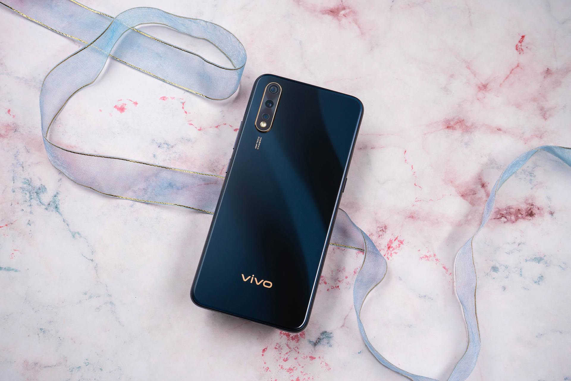 这外观你能看出来是千元机?vivo z5极速幻影新配色的开箱