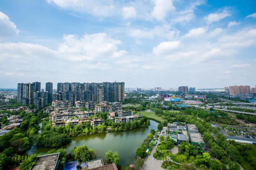 华侨城西部集团"光斑—oct成都新媒体艺术展"绽放美学芬芳