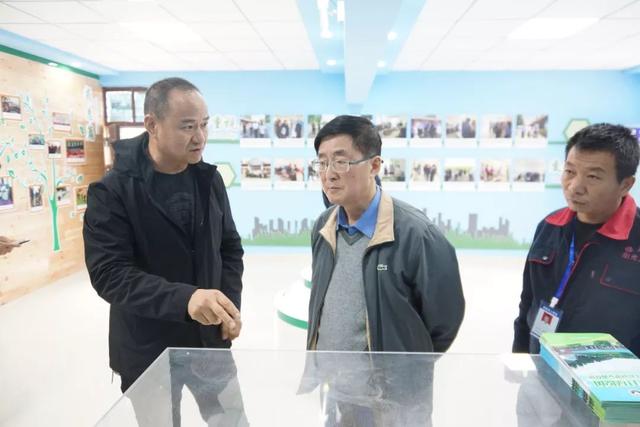 浙江省当代国际问题研究会副会长朱志华考察调研银川市吸毒人员就业