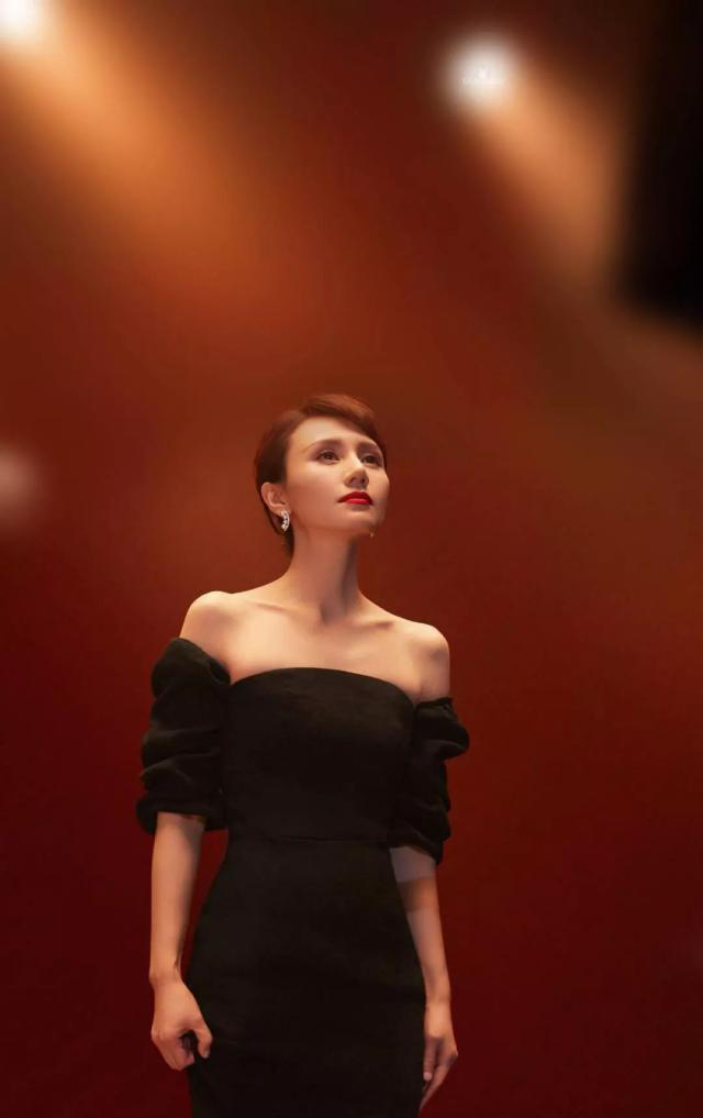 42岁的袁泉,绝了!