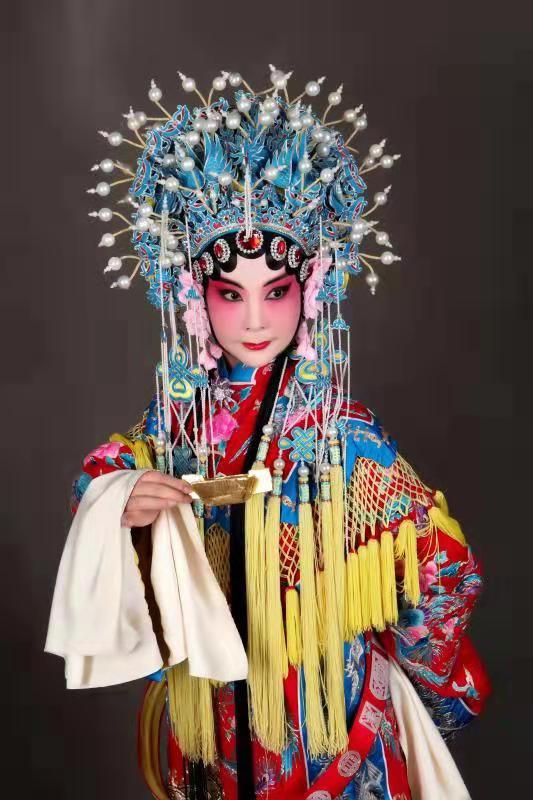 宋飞鸿女士在满耳"abc"中,我特别怀念中国方块字.