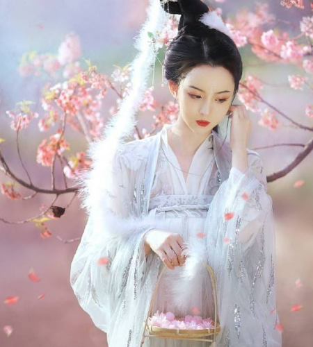 古装小姐姐肤如凝脂,仙气十足
