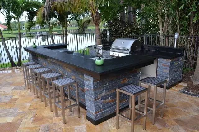 你的院子缺一个烧烤台!_庭院