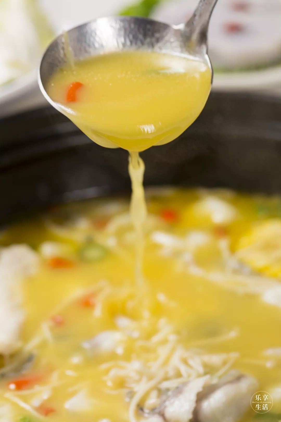 魔都必吃酸菜鱼江南0污染黑鱼入魂猪骨高汤连酸菜都是传统四川老陈坛