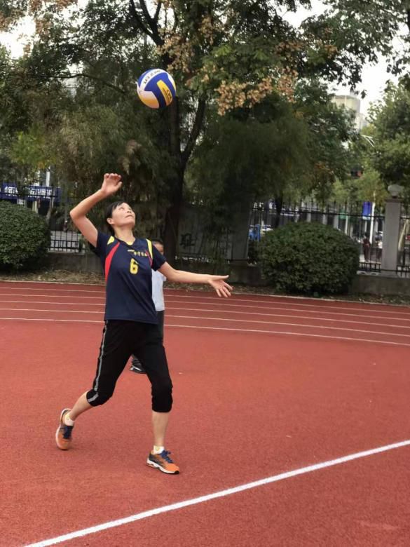 "激情碰撞,同心拼搏"——记师大附小教育集团气排球比赛