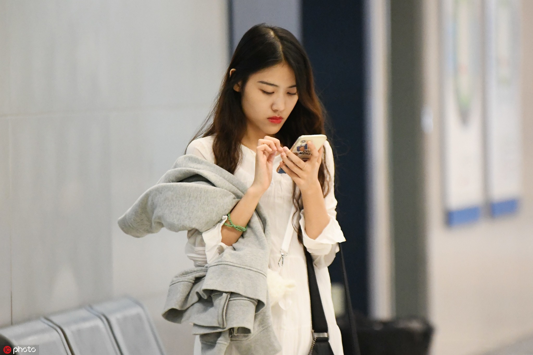 苏宁主场美女球迷集结,一起为苏宁亚冠资格加油