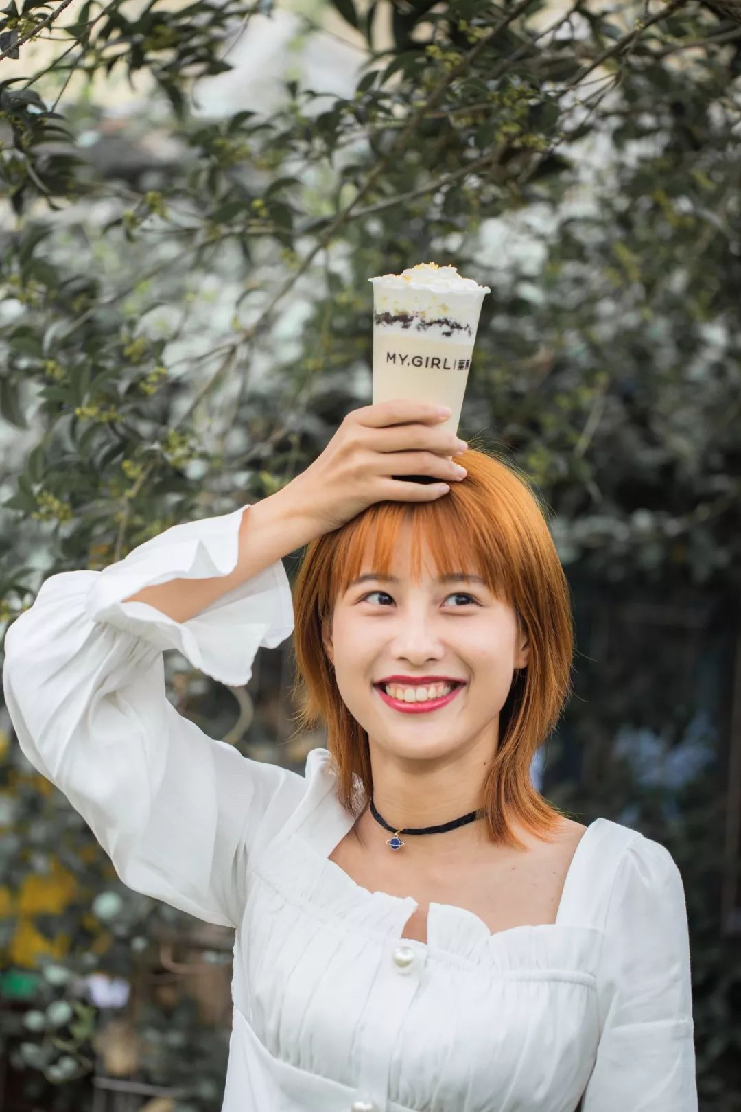 看完这篇魔都美少女的拍照新玩法你还敢说自己会喝奶茶吗