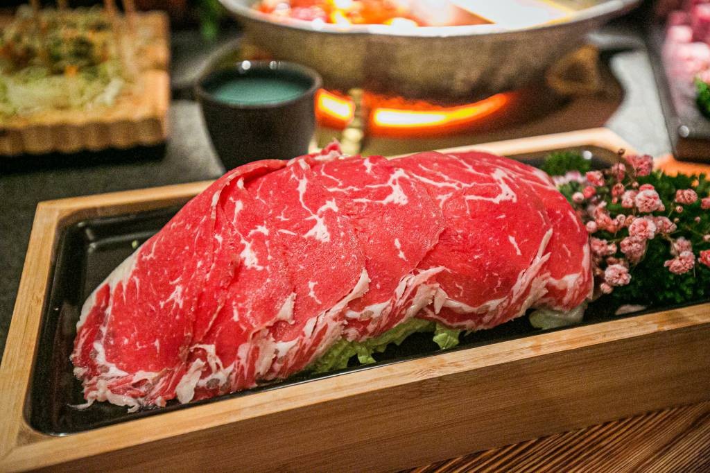 沈阳第①家凑凑火锅终于来了锅底吃到撑吃不了再打包走