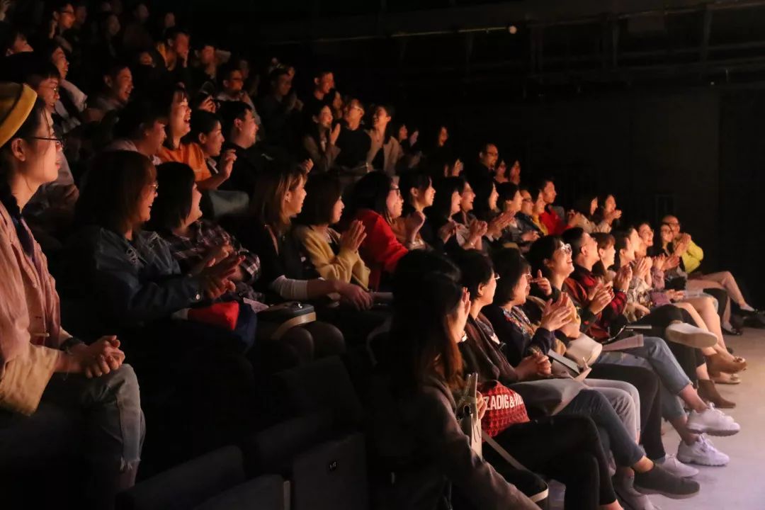 怀念丨太久没在小剧场看到这样质感的作品了