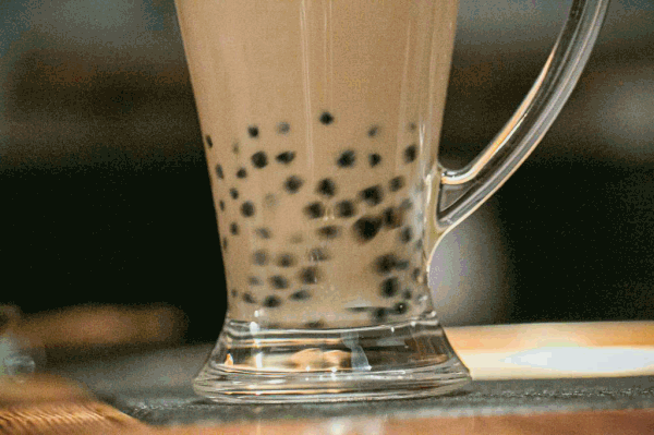 大红袍珍珠奶茶是用大红袍茶叶 珍珠,冲出正宗台式奶茶味儿.