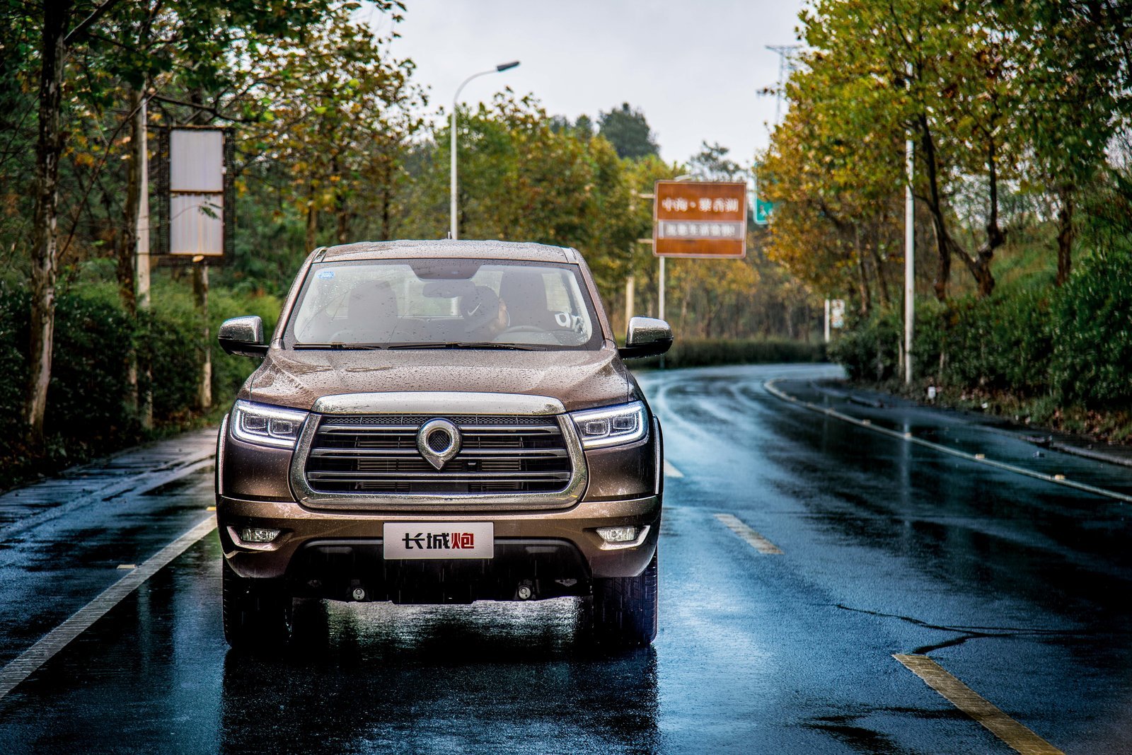 在重庆试驾过长城炮我甚至有点想卖掉自己的suv