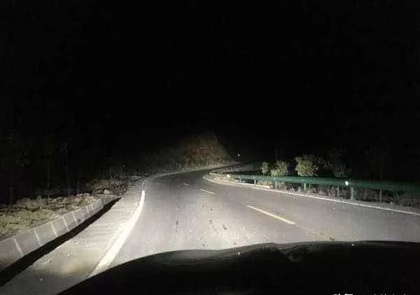 天黑的越来越早新手晚上开车时要注意什么