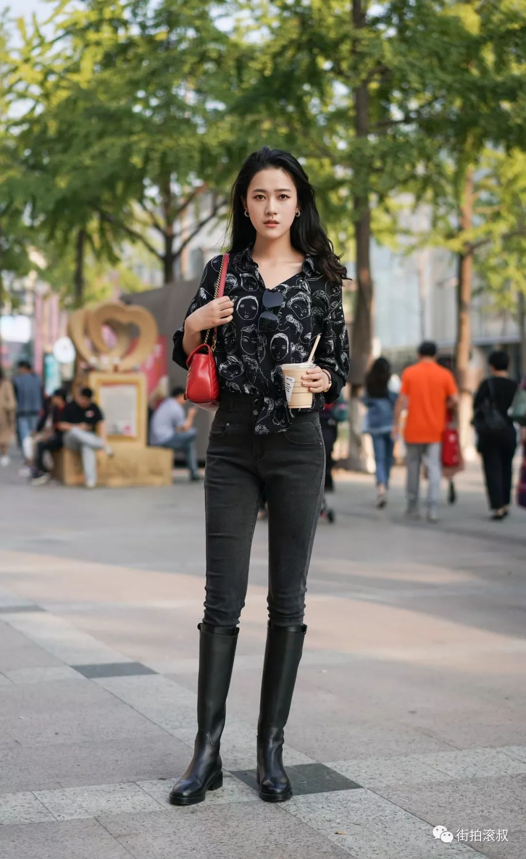 【滚叔街拍】冬天穿靴子八成为保暖,现在穿靴子九成为好看