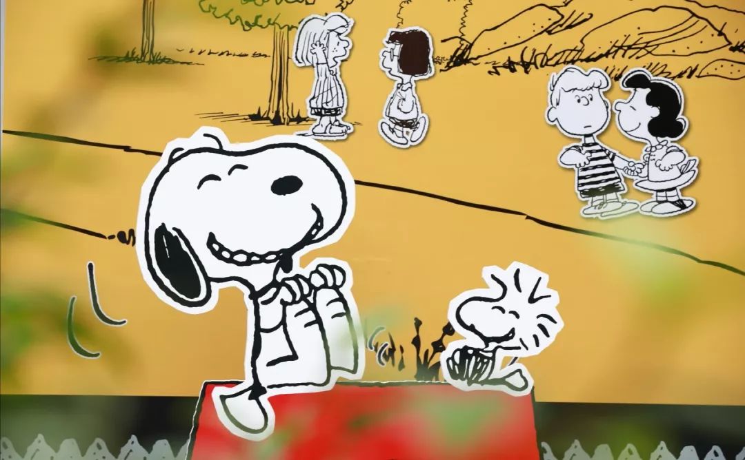 近日,snoopy线下限时主题展空降魔都,其中,可爱的史努比和他的主人