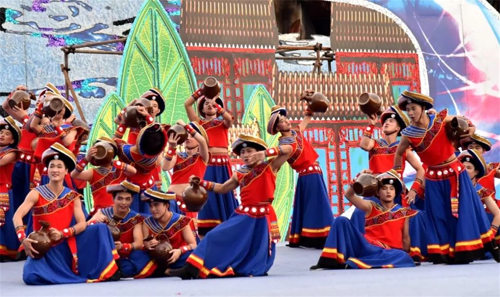 中国宣威2019火腿美食文化旅游节开幕660桌火腿宴齐开席