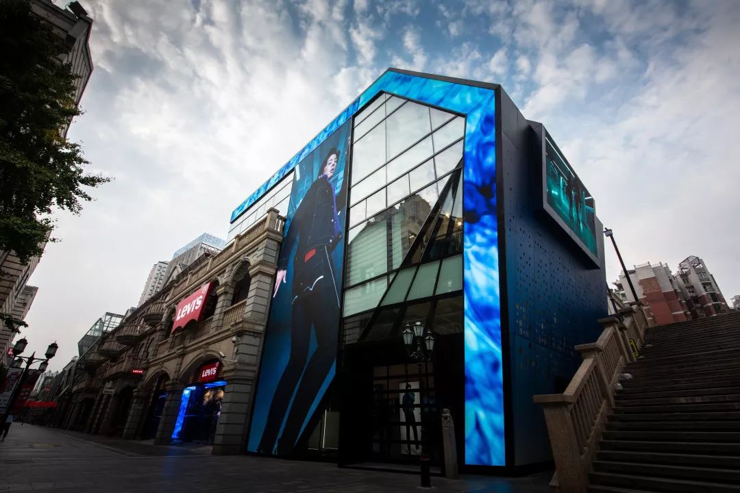 这间可能是全球最大的levis03门店开到了武汉