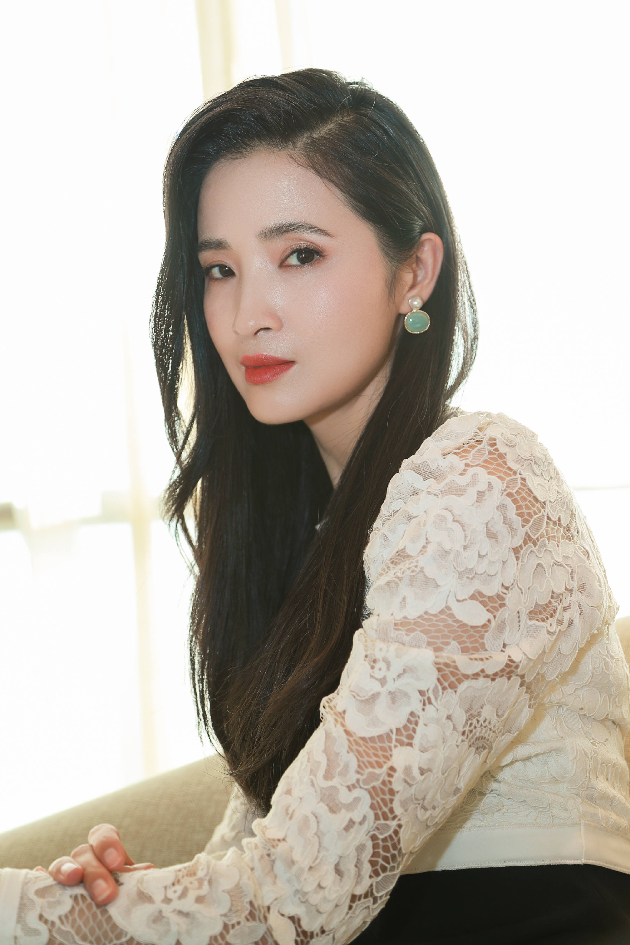 龚蓓苾亮相第六届丝路国际电影节 "回家"走红毯万分开心