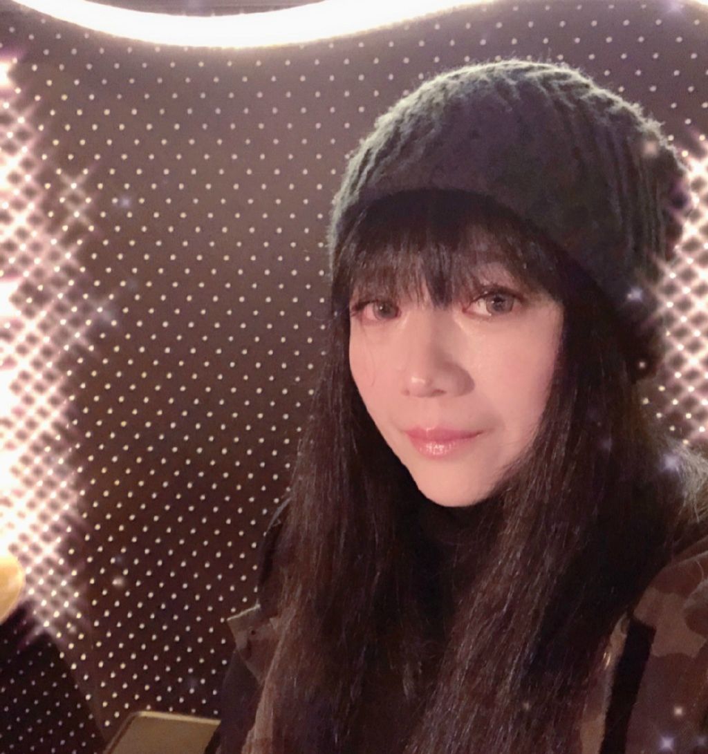林瑞阳前妻50岁竟像30岁生日照惊呆网友冻龄功力不输张庭