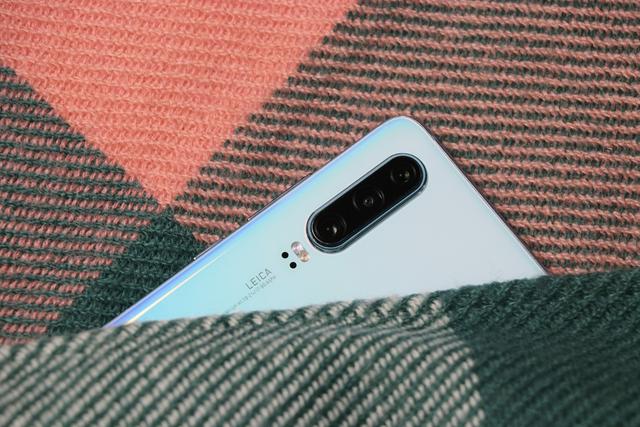 随手拍体验华为p30相机表现,30倍变焦看月球陨石坑