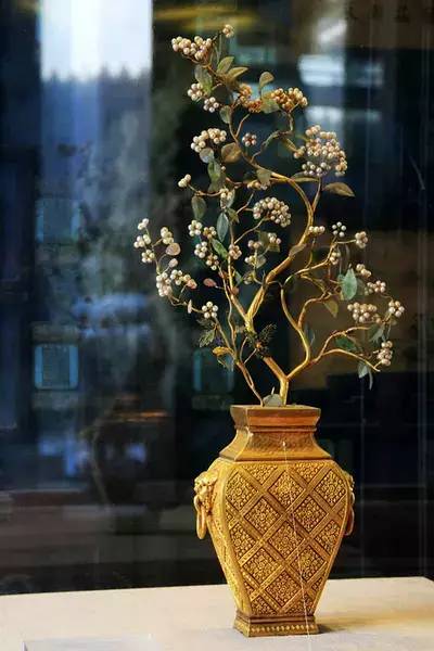 金瓶珍珠花树景·清