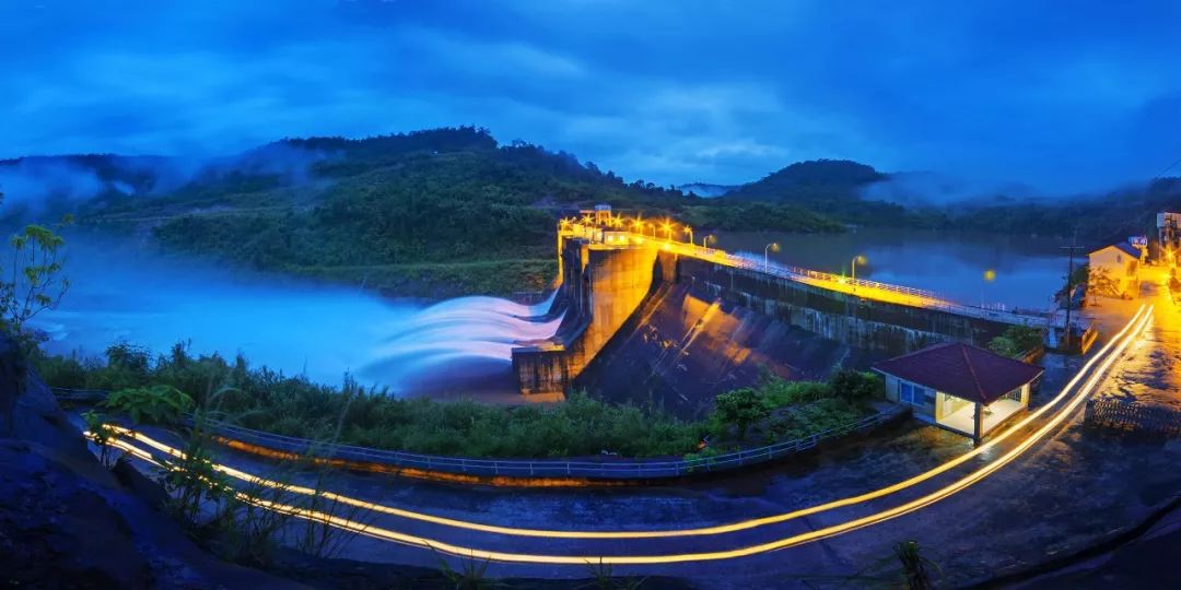 《夜色多美好》摄影:来铁军华电四川发电有限公司宝珠寺水力发电厂
