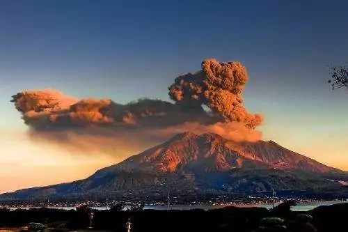 學科學61勤動手神奇的彩虹火山