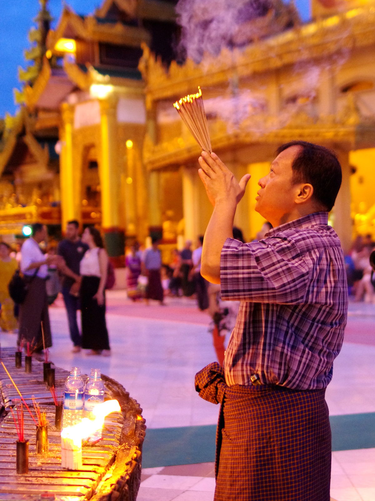 众生像:缅甸佛国那些虔诚思想者