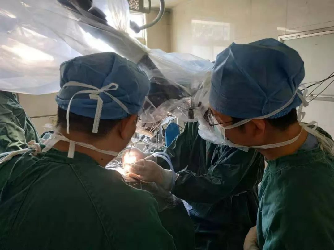 省级专家主刀,"鼻中隔矫正 鼻骨骨折复位术"成功开展!