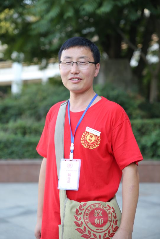 和学校有着怎样的不解之缘这位有着12年教龄的吴校长吴艳锋成为恩施州