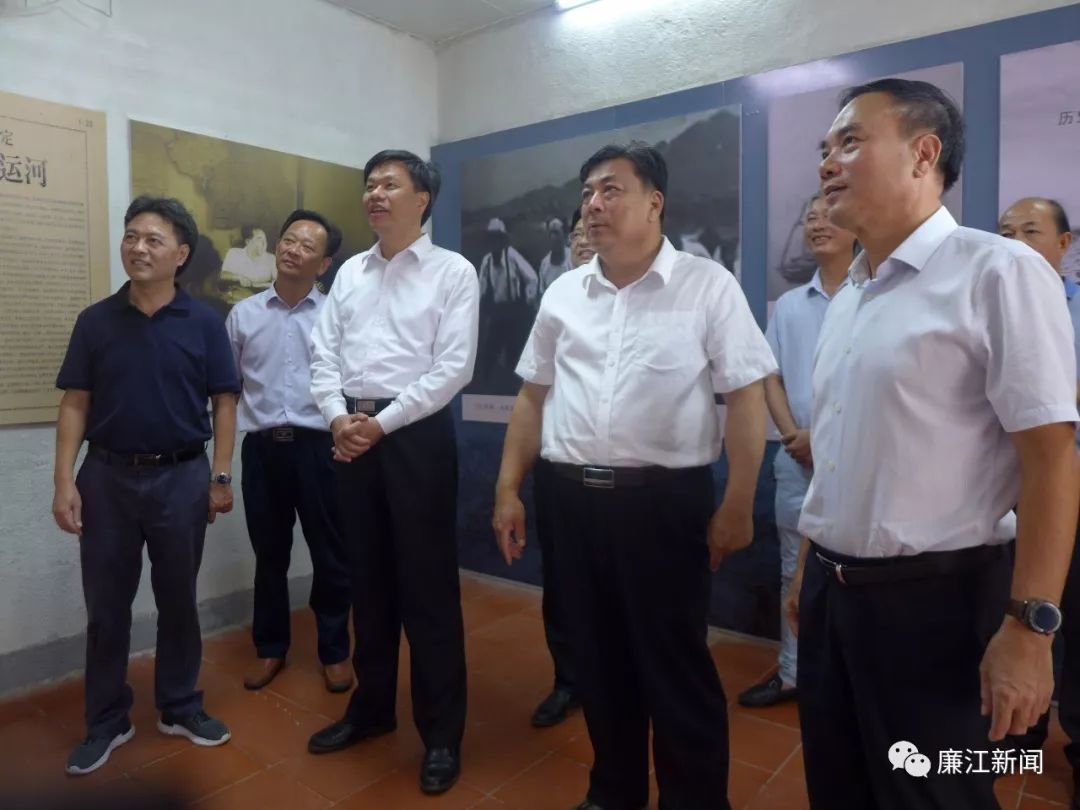 我市市委书记林海武,市委常委,市委办主任黄生,副市长崔军等领导,以及