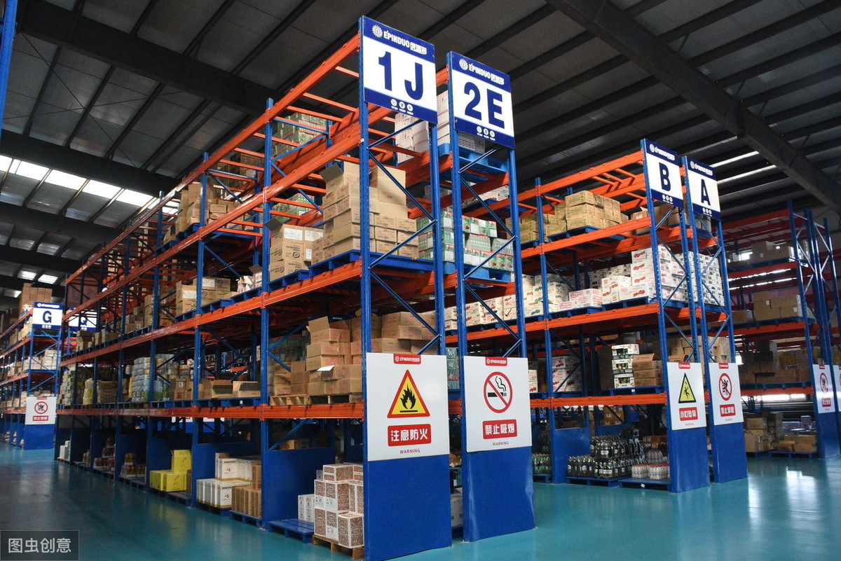 电商企业在双十一来临之前,需要提前准备好足够的货架_仓库