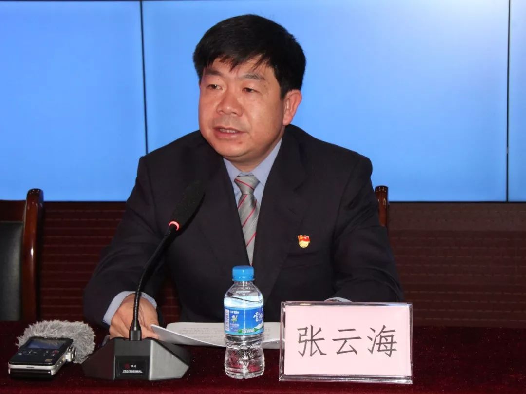 张云海昆明市卫生健康委员会党委书记参加今天新闻发布会的媒体有新华