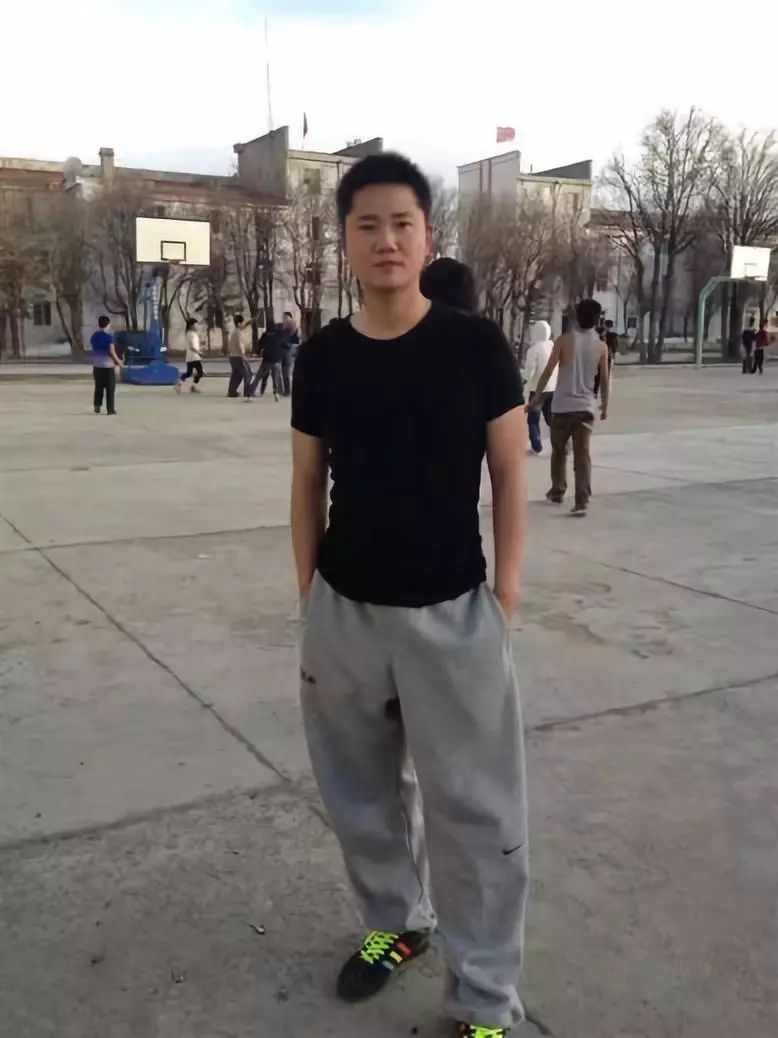 警察蜀黍:@明sir反骗局02除此以外,李漠还是海南儋州公安蓝天二号行动