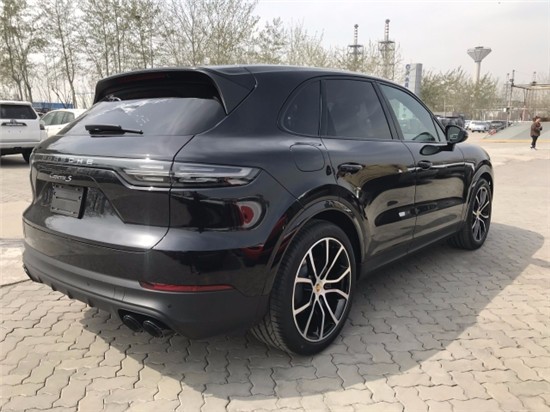 2019款保时捷卡宴实拍感受 最豪华的suv