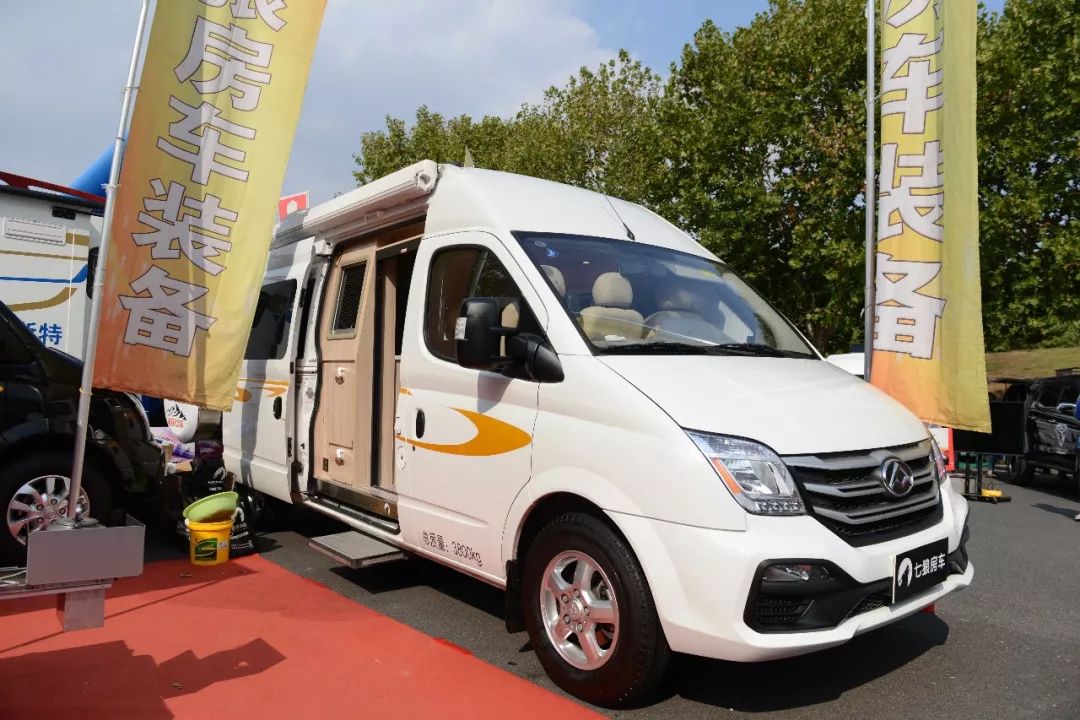 绝佳布局超优配置七狼大通b型房车