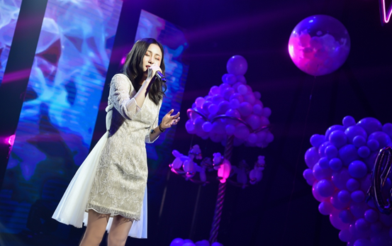 哎哟蔚蔚举办如风过境生日会演唱多首歌曲感恩粉丝暖心陪伴