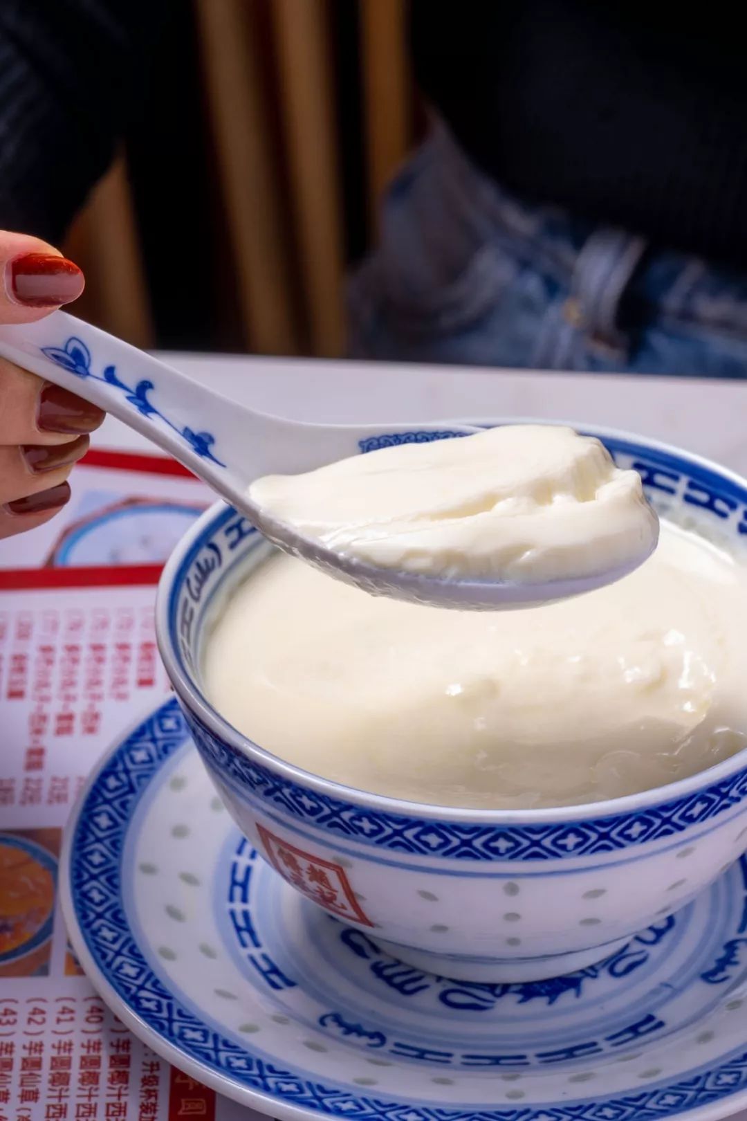 岭南人吃甜品的路子有多野?姜撞奶双皮奶只要9.9!_奶皮