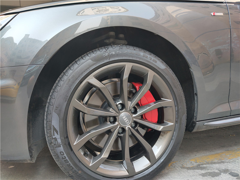 奥迪a4l轮毂改色枪灰为优雅外观增添个性