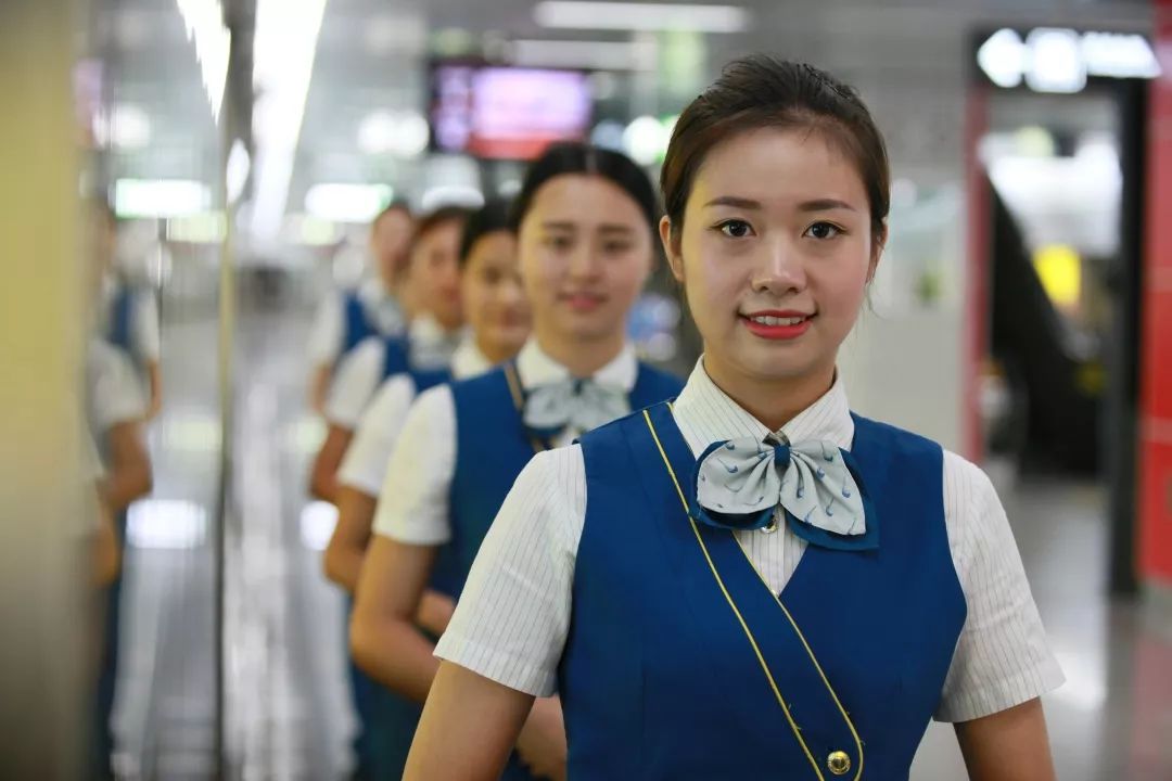 成都地铁制服图片图片