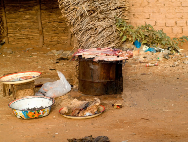 典型的就是非洲地区,我们都知道非洲目前还有很多国家的国民生活拮据