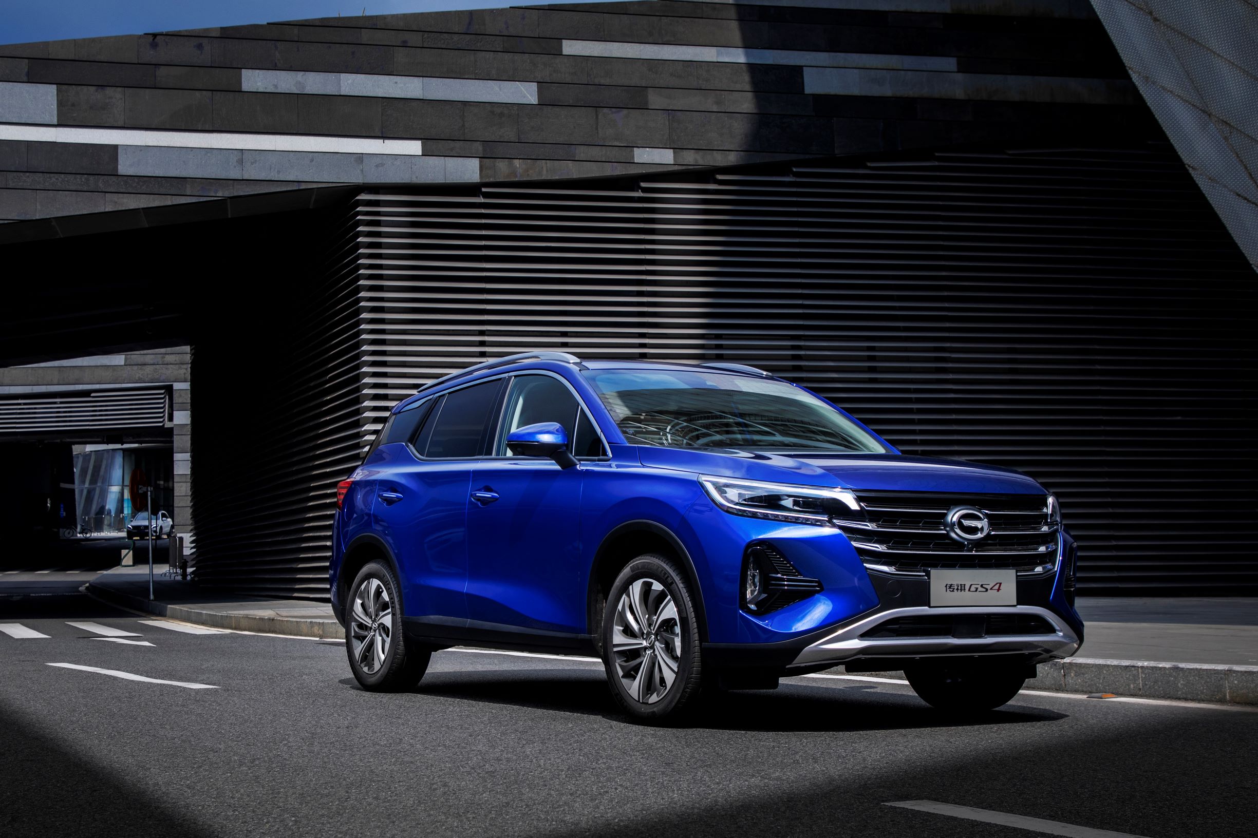 200万辆整车下线第二代传祺gs4全面焕新王者归来