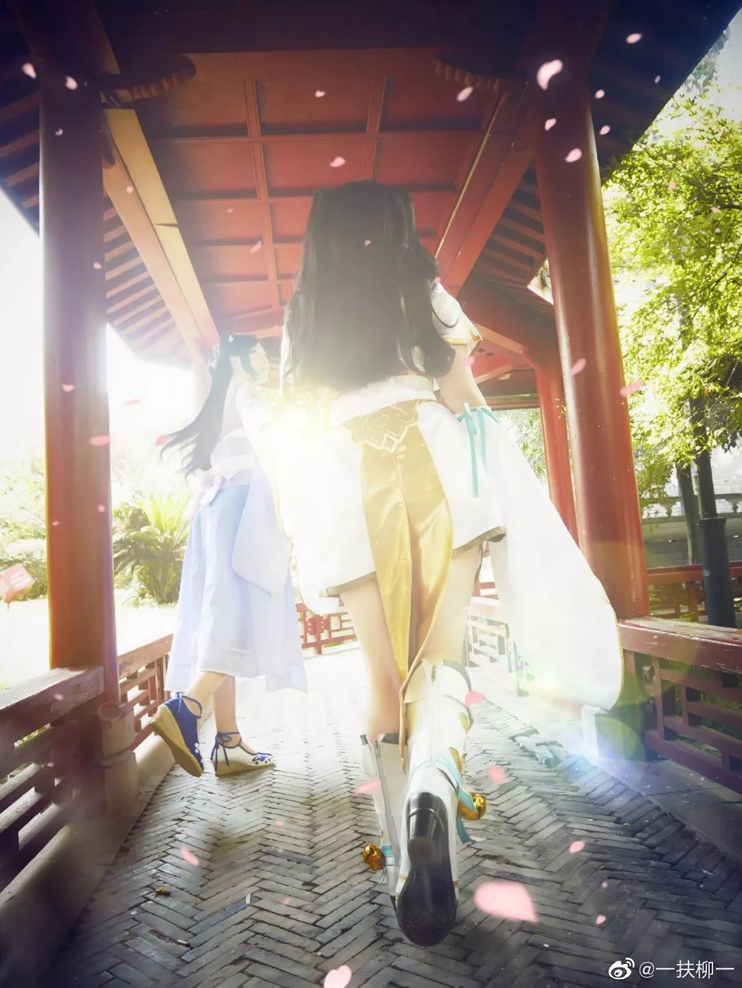 曲无忆慕情╥╯╰╥这该死的回忆杀