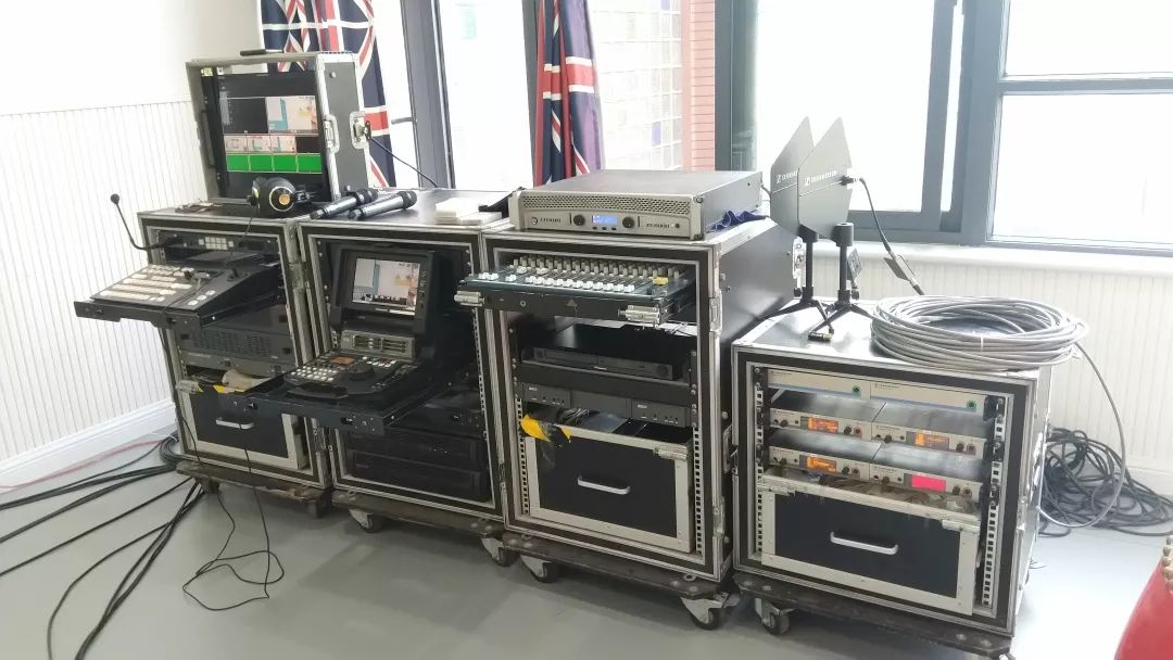 媒体转播车高昂的租赁费,我们的性价比更高,不仅有专业的人员和设备