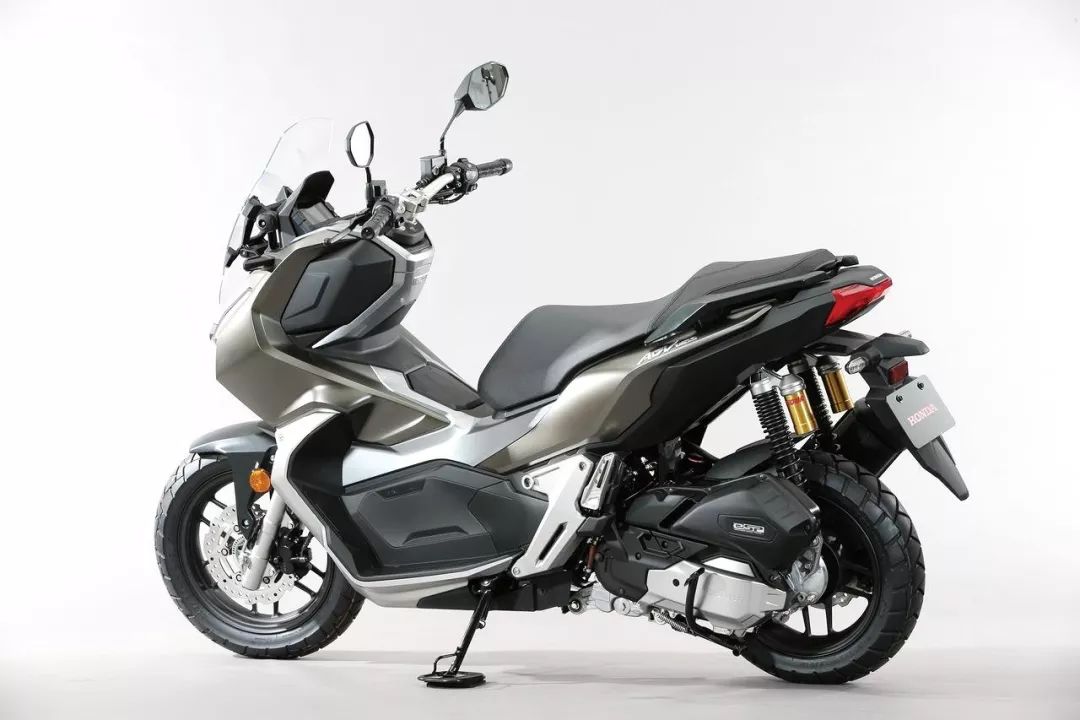 特寫hondaadv150越野踏板